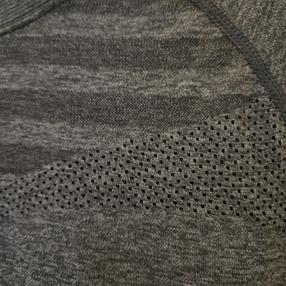 Z by Zella Activewear Shirt - Size Medium - Picture 3 of 8